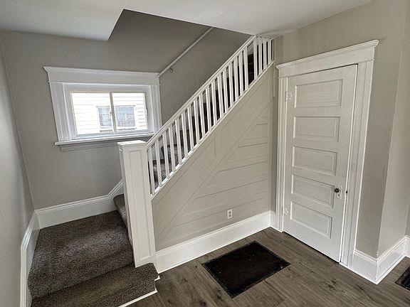 3rd image of 519 Steward Ave
