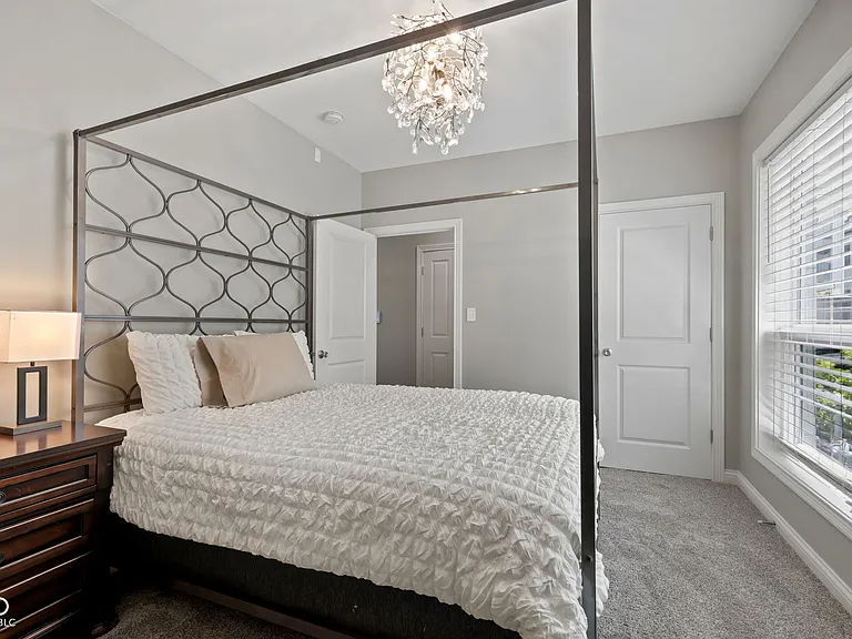 932 N Broadway St #1 — Photo 21