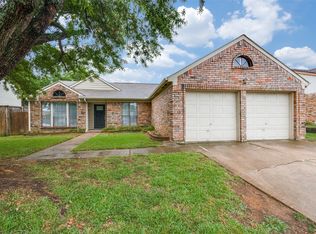 500 Sage Ln, Euless, TX 76039