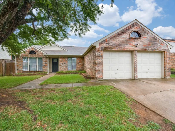 500 Sage Ln, Euless, TX 76039