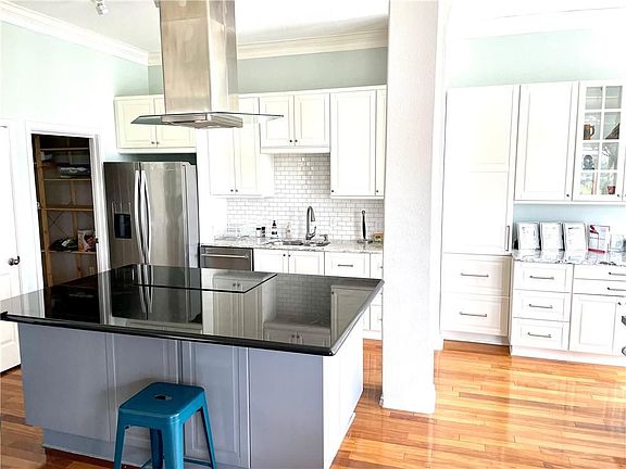 4th image of 20975 Waterside Dr