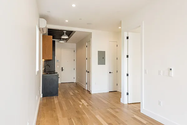 Rented by Nooklyn NYC LLC | media 91