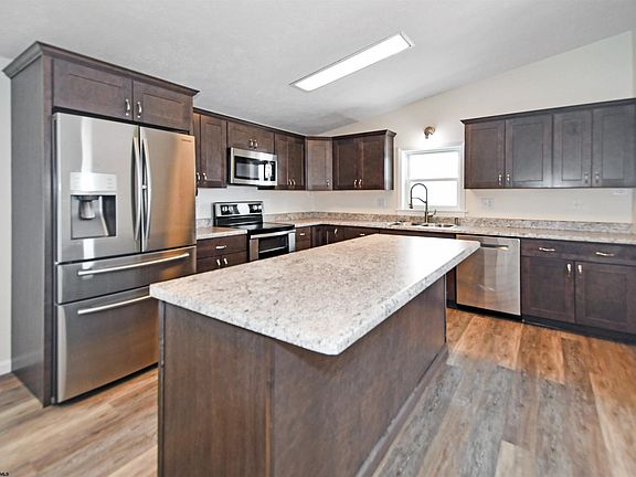 5th image of 146 Arbogast Ln