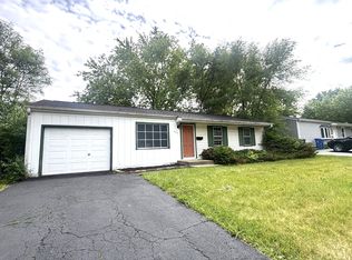 533 Gentle Breeze Ter, Carpentersville, IL 60110