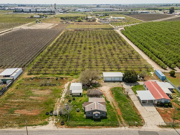 11387 E Saginaw Avenue, Selma, CA 93662