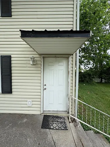 812 Universal St Photo 1