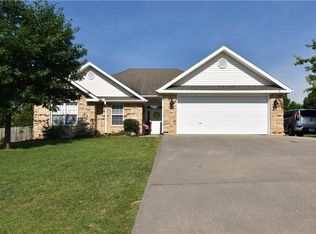 969 Clayton Rd, Cave Springs, AR 72718