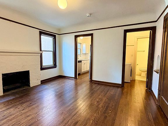 2nd image of 5234 University Way NE APT 206