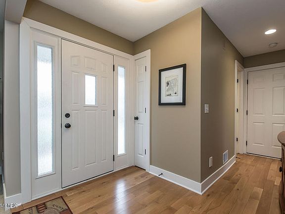 4th image of 1933 Ramblewood Ct SE