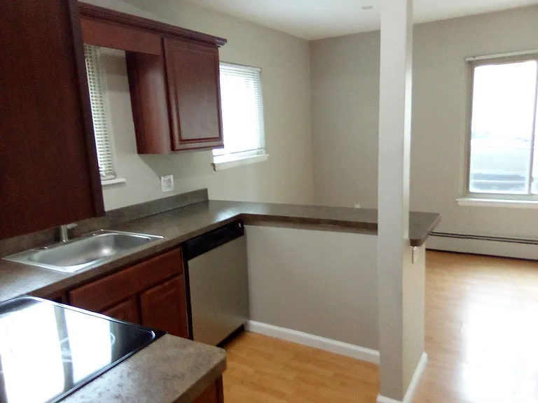 122 N Lafayette Ave — Photo 4