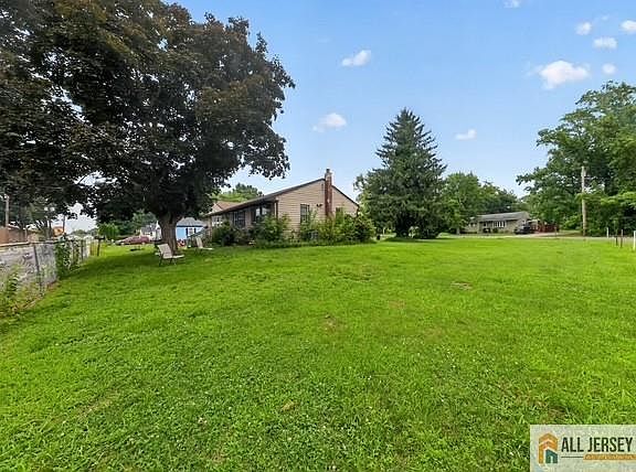 2nd image of 317 Gillette Ave