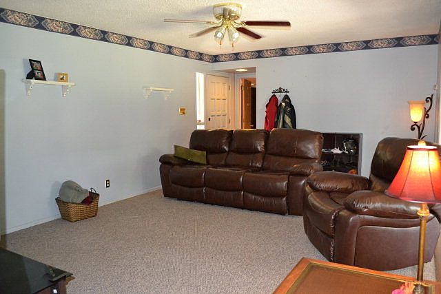 2nd image of 714 Airline Dr