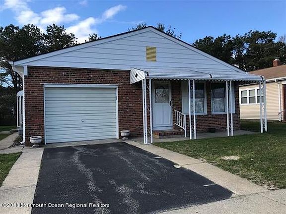 2nd image of 195 Freeport Blvd
