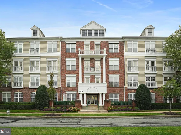 1002 Elmcroft Blvd APT 202, Rockville, MD 20850