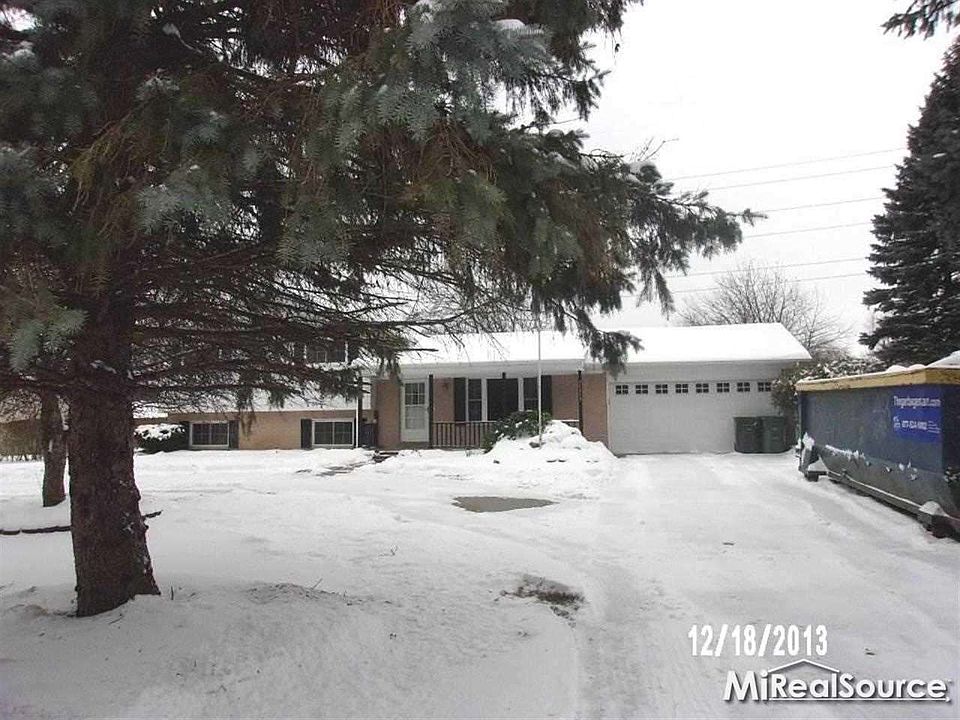 1st image of 51435 Forsythia St
