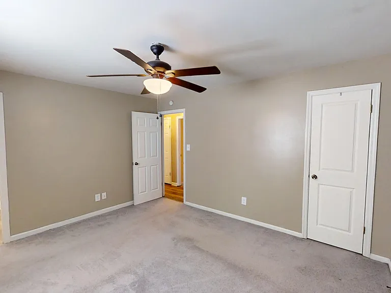 321 Oak Lake Dr — Photo 21