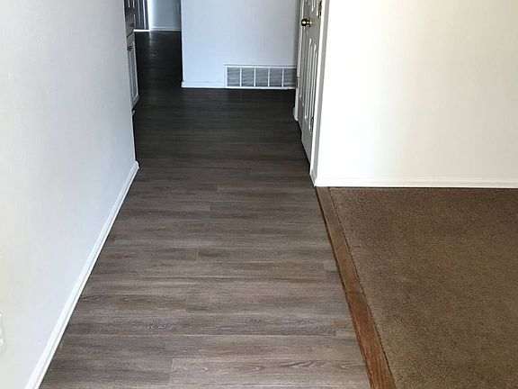 2nd image of 435 W Bellflower Dr