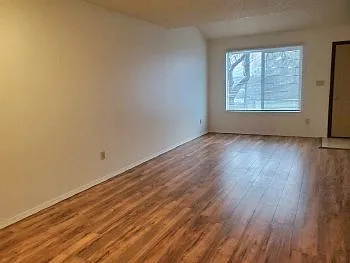 114 Wisconsin Ave #9 — Photo 4