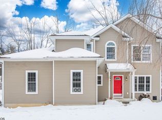 26 Aster St, Vernon Twp., NJ 07418