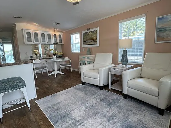 800 Kay Rd NE #1170, Bradenton, FL 34212