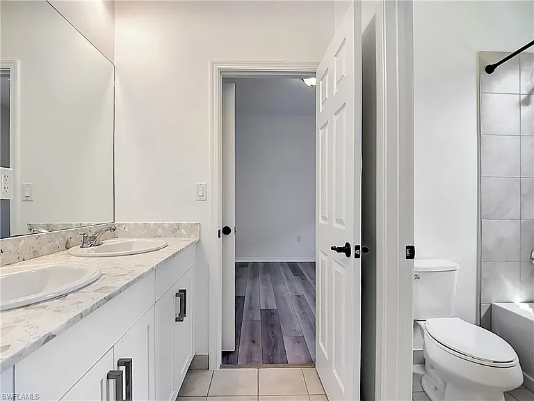 5045 Arancia Ln — Photo 9