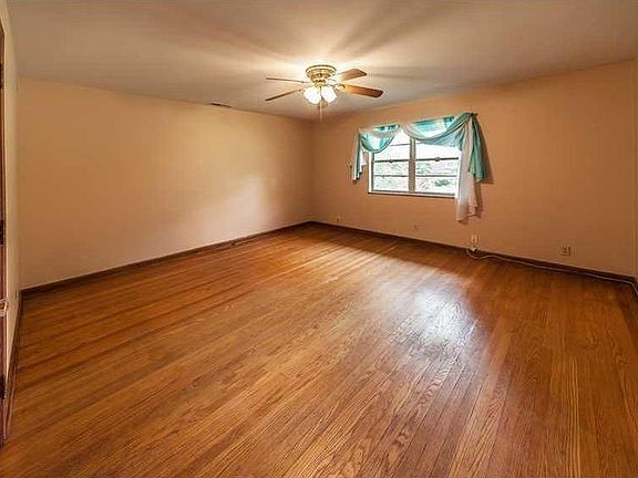 Bedroom #1