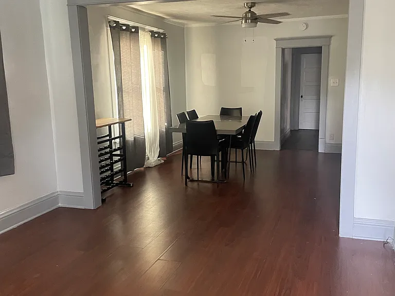 Dining toward Kitchen