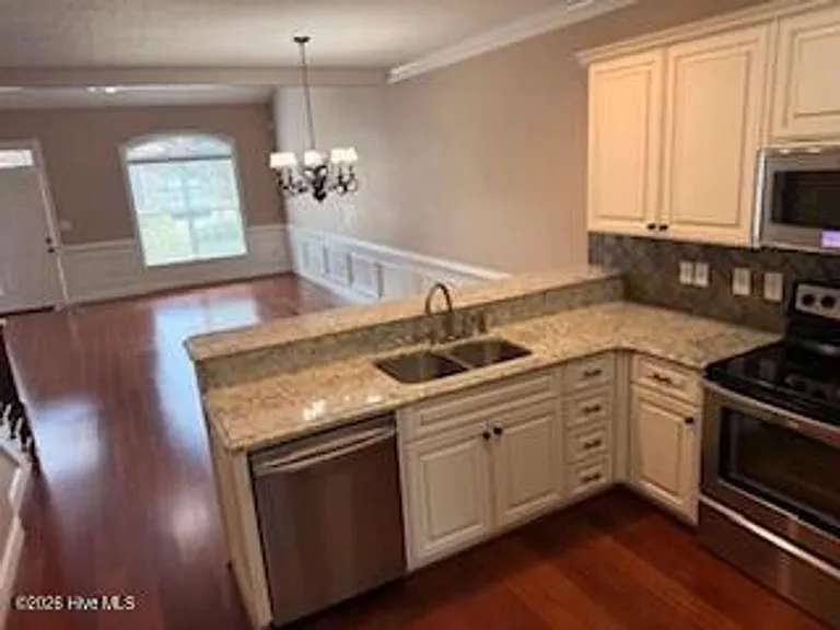 817 Mayo Ln — Photo 15