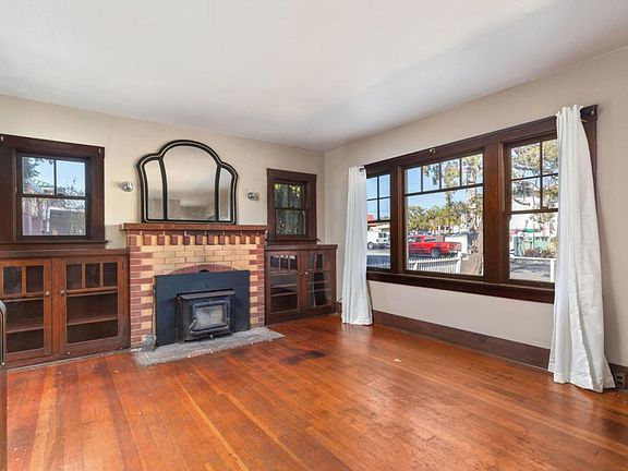 5th image of 251 Forest Ave