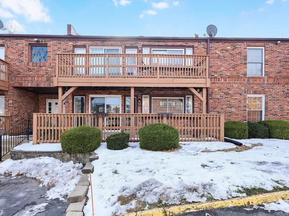 4298 Chateau De Ville Dr APT D, Saint Louis, MO 63129