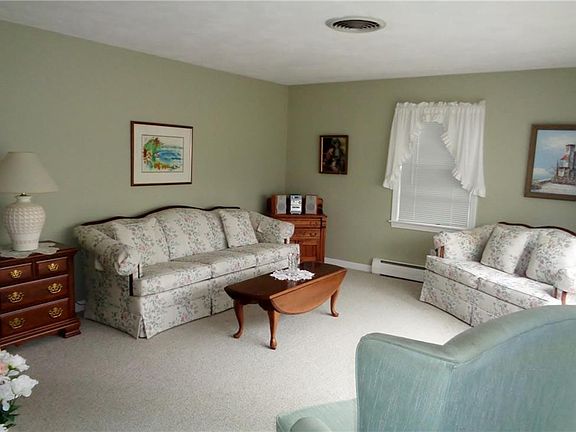 3rd image of 193 Whitford Ave