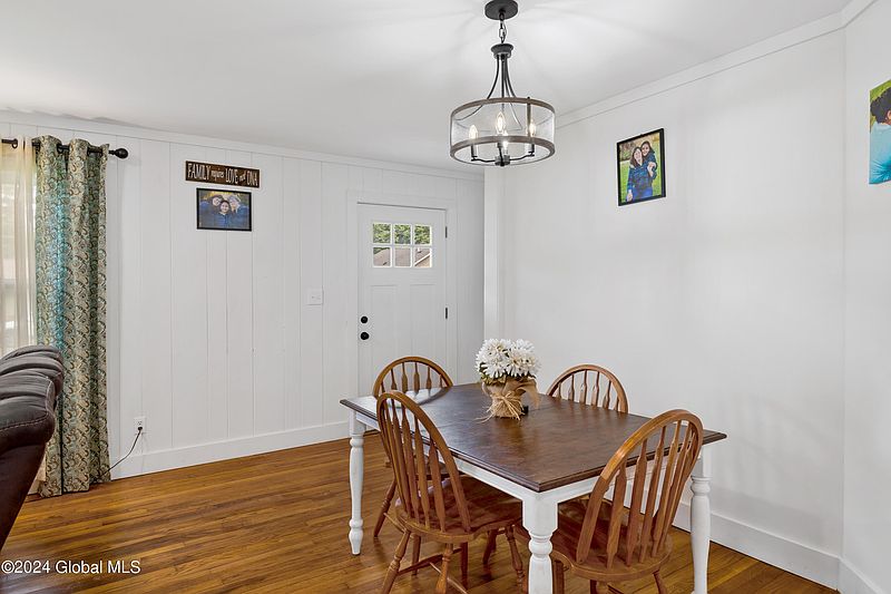 5th image of 28 Beech Street