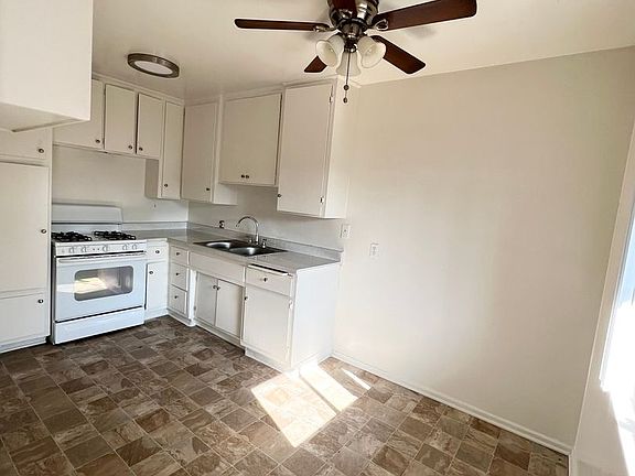 3rd image of 12402 S Western Ave APT 7