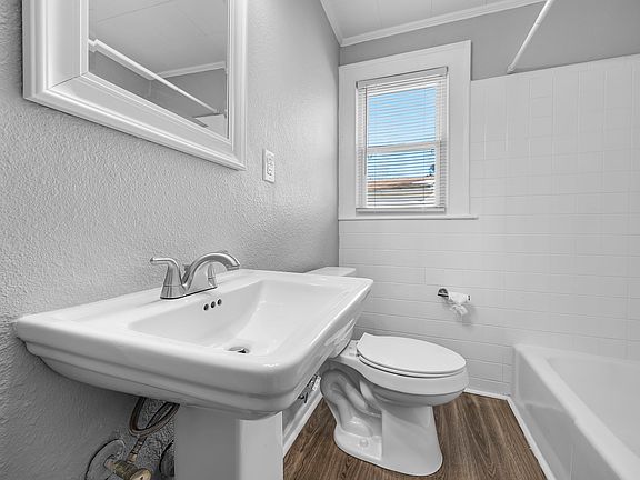 4th image of 4212 Bart St