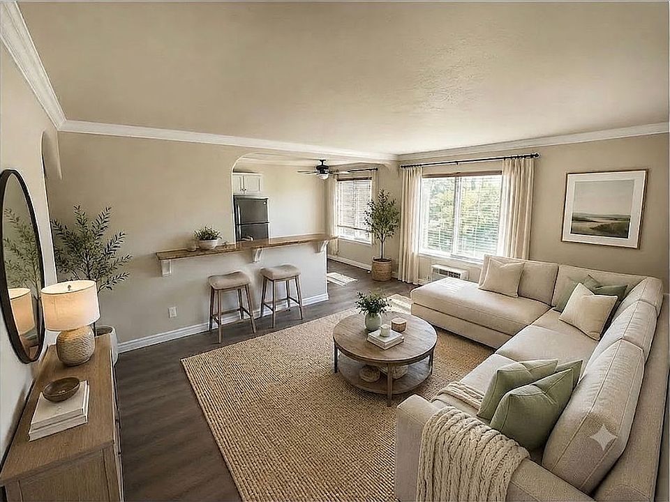 1st image of 792 Avocado Ave