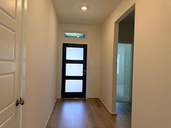 5th image of 16266 Parish Pointe Ct