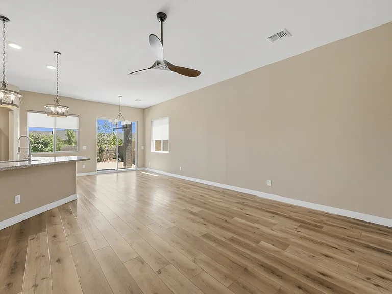 6411 E Marley Ave — Photo 6