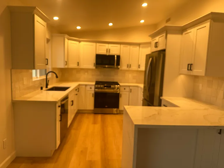 526 Larkin St — Photo 2