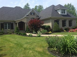 5690 Salt Rd, Clarence, NY 14031