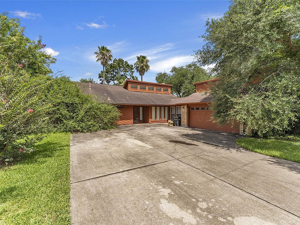 1st image of 271 Amber Ln