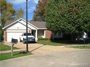 1574 Saddlegate Ct, Florissant, MO 63033