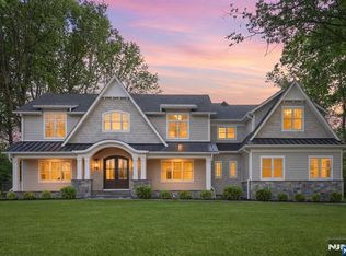 68 Grandview Ave, Upper Saddle River, NJ 07458