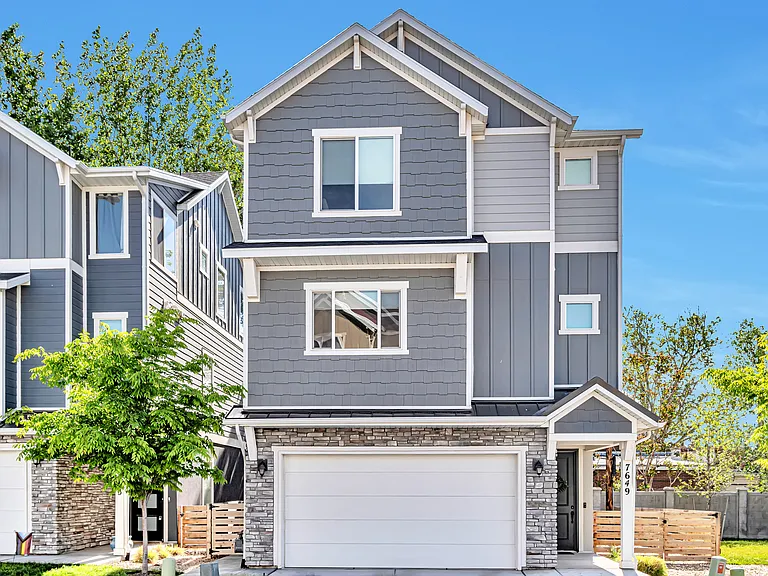 7649 S Lind Ln — Photo 1