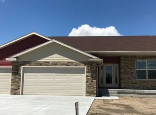 2025 Greenway Dr, Aurora, NE 68818