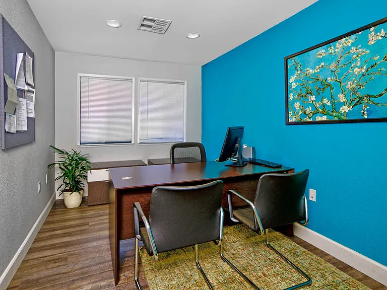 Leasing Center