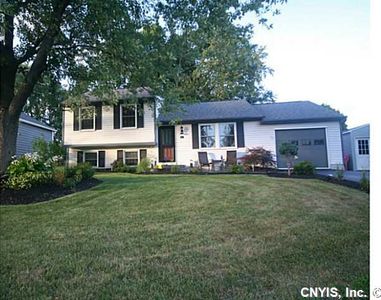 41 Inglesid Ln, Liverpool, NY, 13090