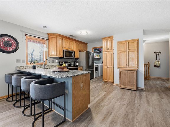 5th image of 15162 Cates Lake Dr