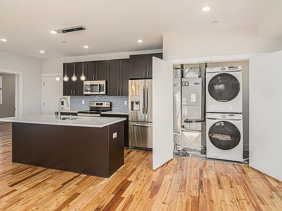 3rd image of 1853 Hoffman St Unit 2