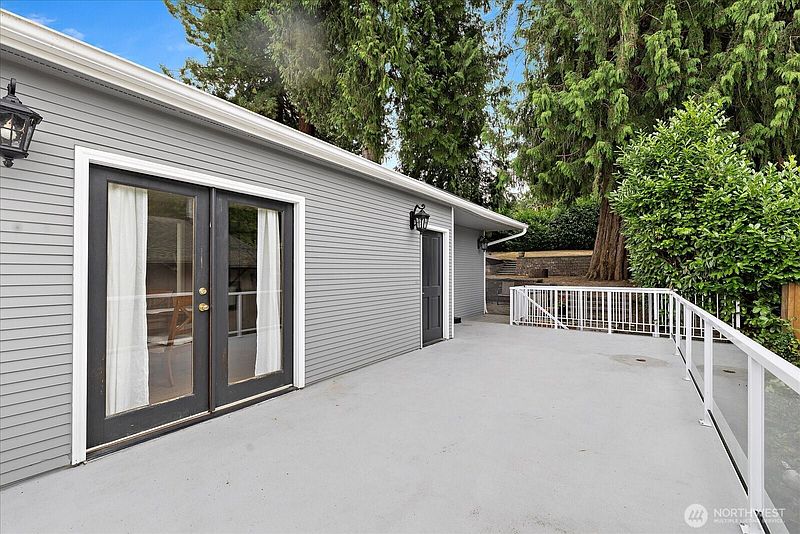 5th image of 16917 SE 38th Place
