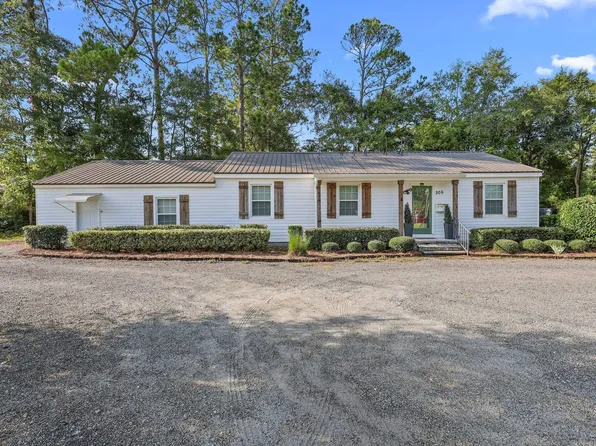 305 Ty Ty St, Jesup, GA 31545